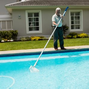 keep pool clean when on vacation