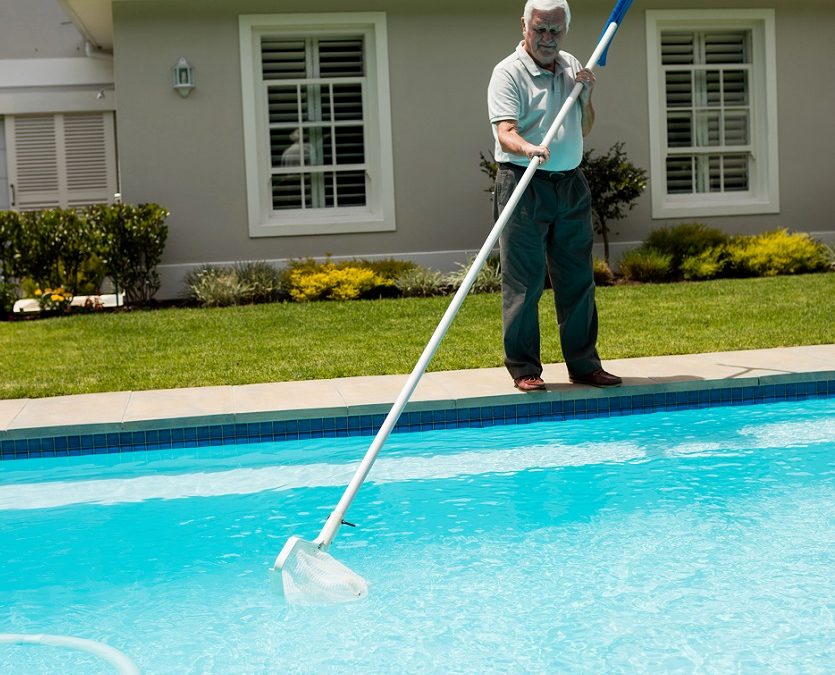 keeping small pool water clean