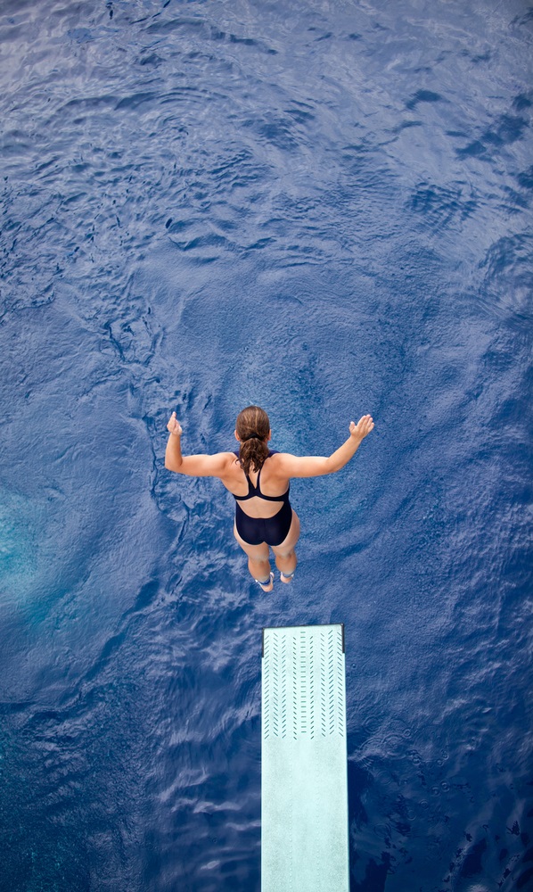 ways-to-have-fun-alone-in-the-swimming-pool