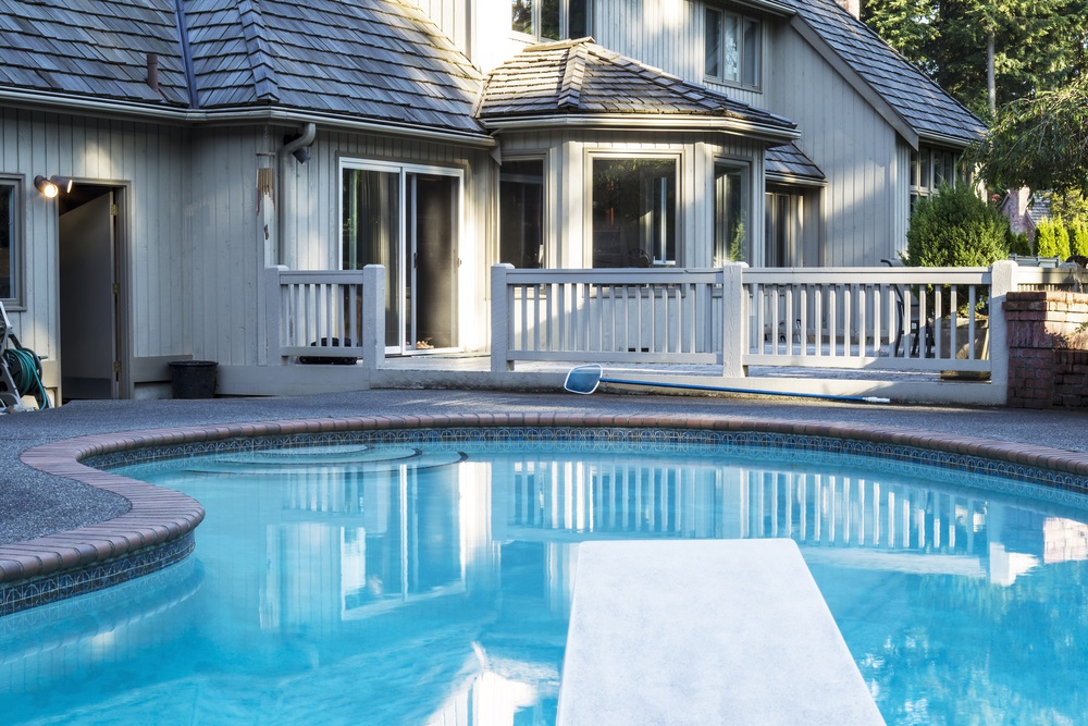 How To Use Fewer Chemicals To Clean Your Pool