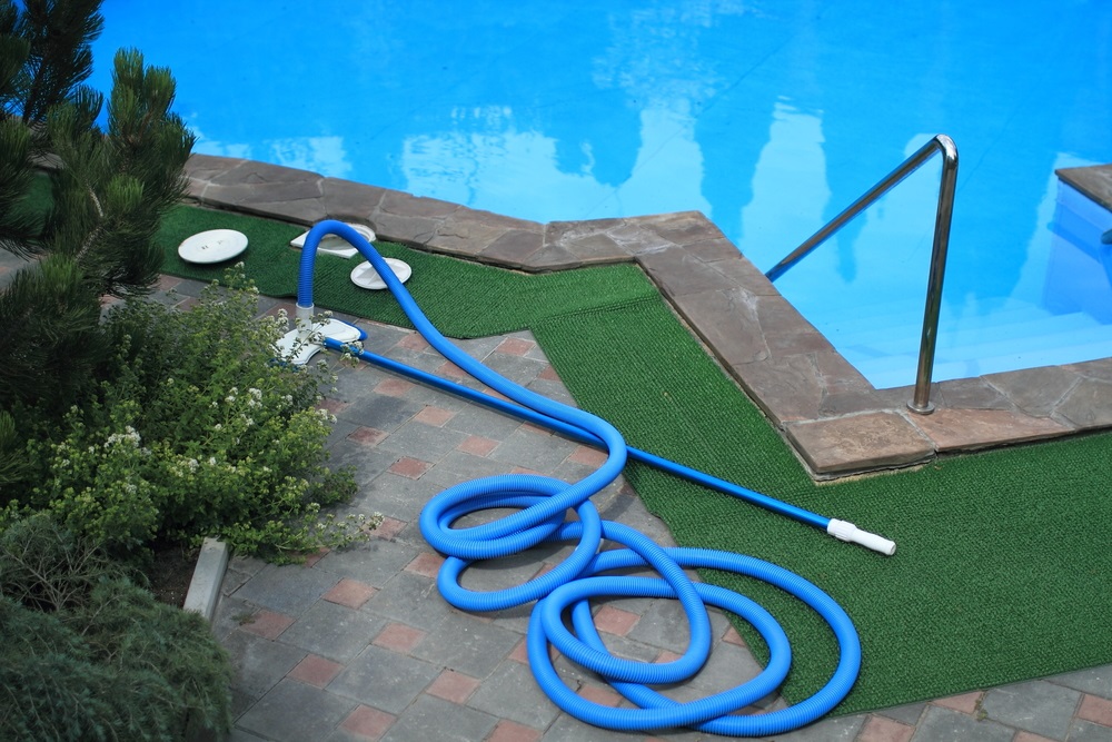 Vacation Swimming Pool Maintenance Advice 